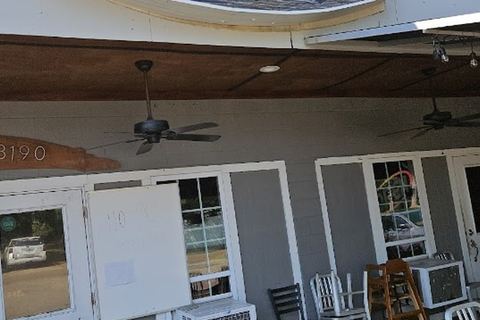 Crawfish Barn